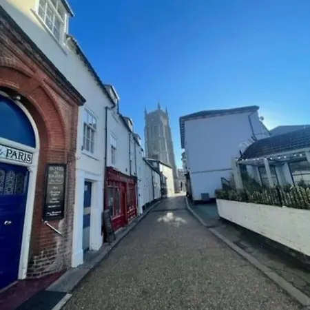 Calm In The Centre Of Cromer Exterior photo